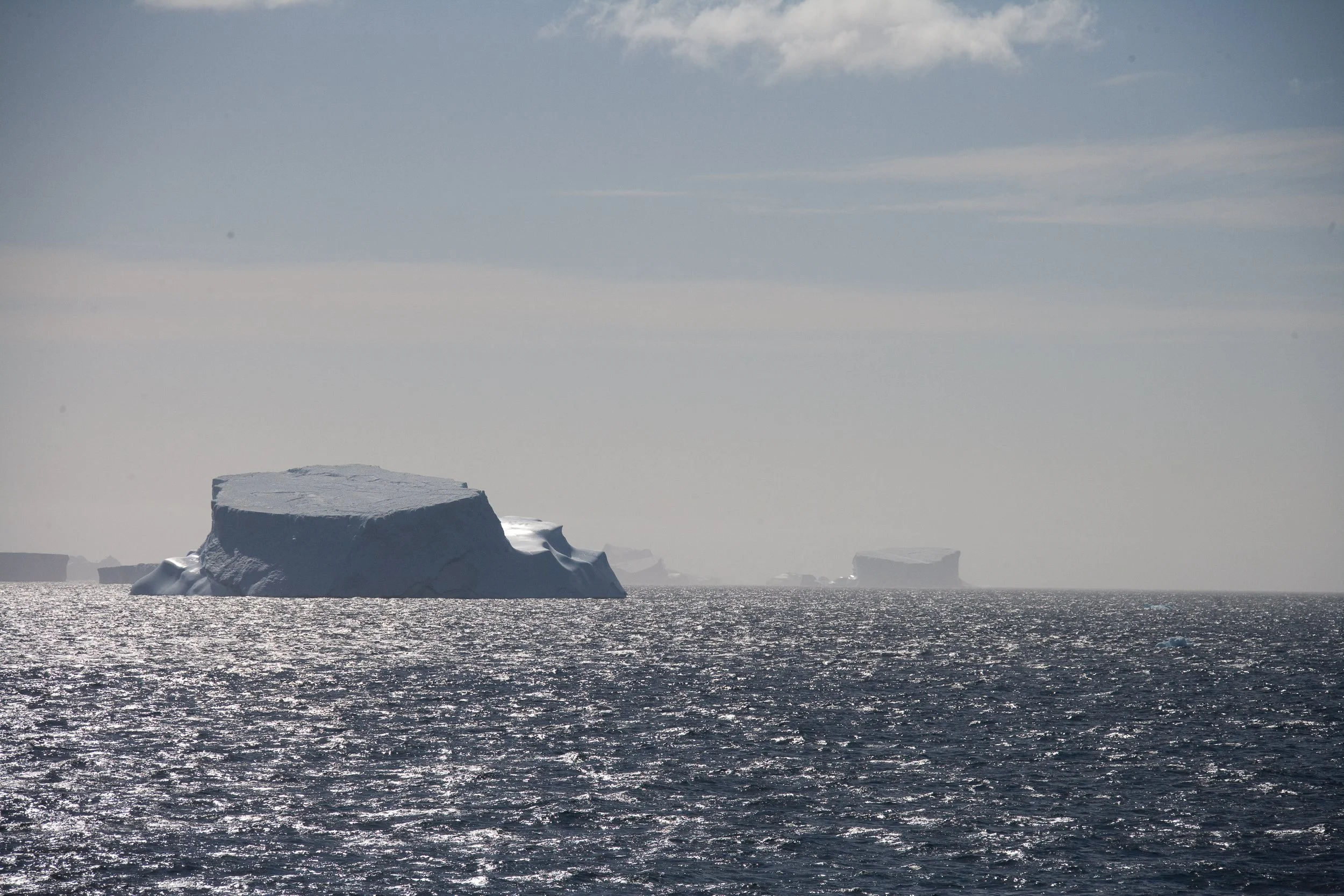 Iceberg in the Souther Ocean    H02-0341