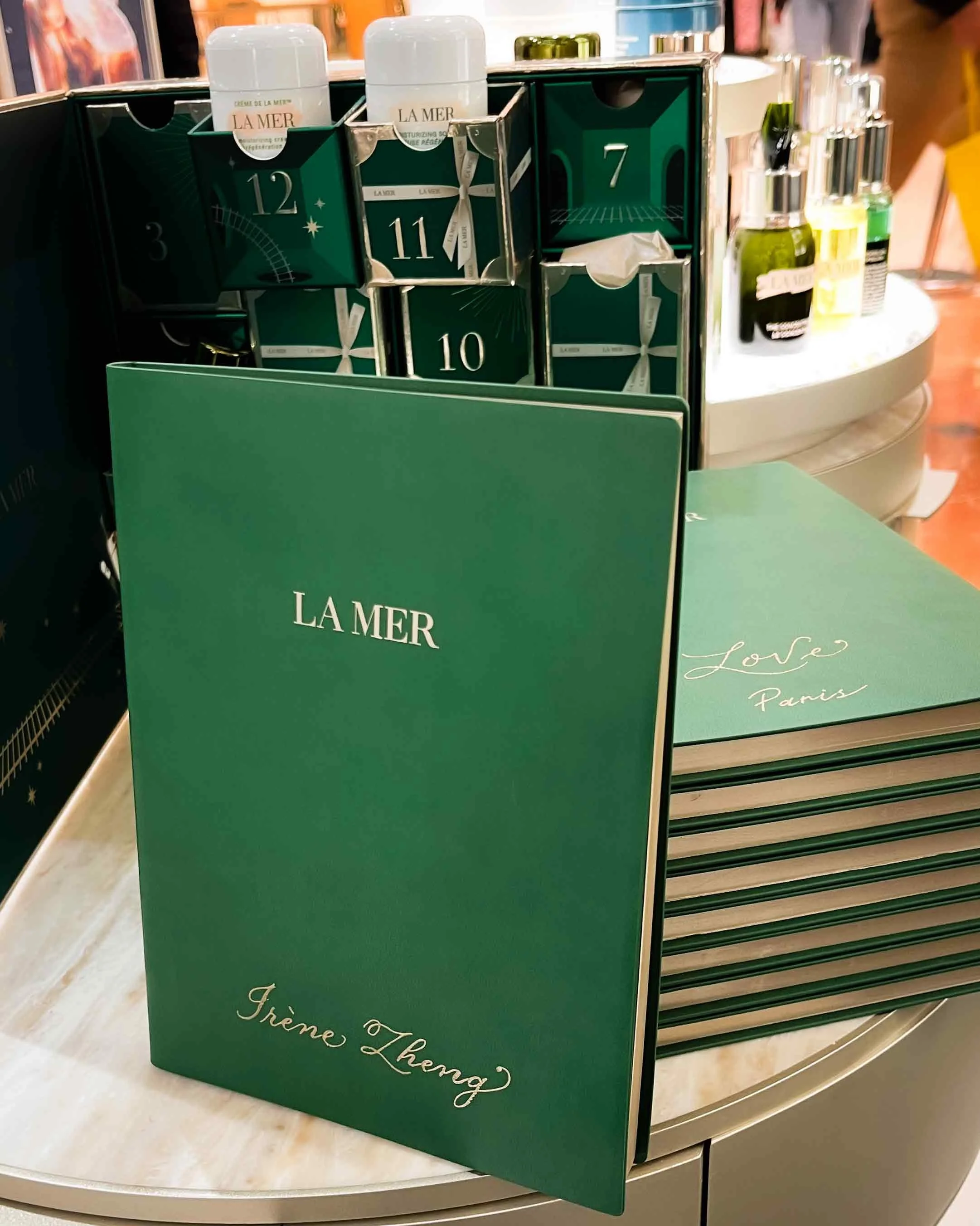 Calliphanie-personnalisation-calligraphie-carnet-cuir-brand-activation-paris