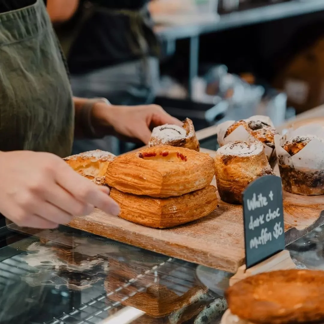 Sweet treat to start your week off right?🧁