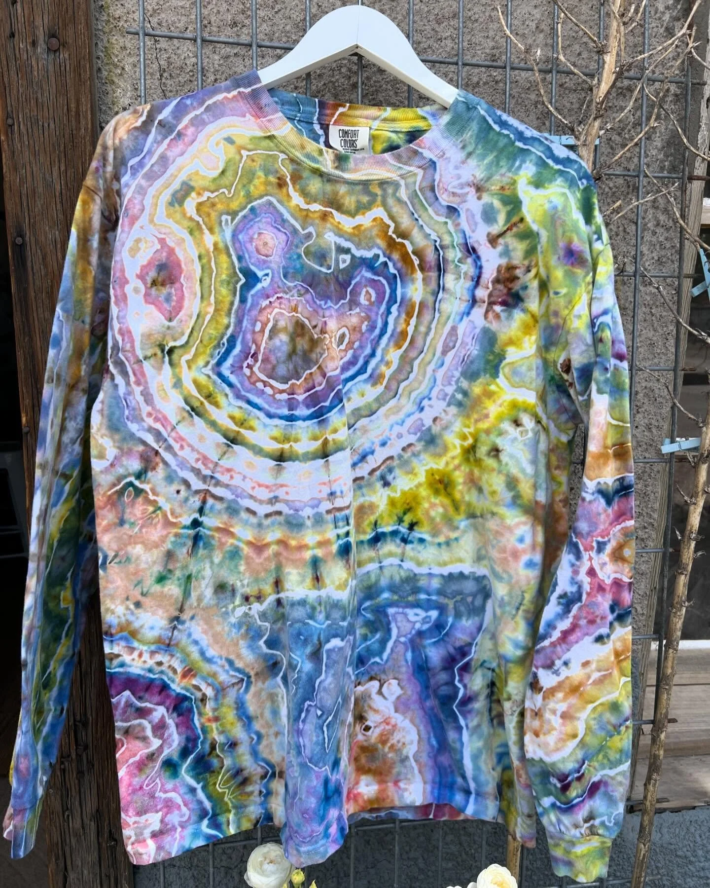 Recent work. I&rsquo;ve been pretty quiet on this account and I could go on about life circumstances, changing artistic practices, repetitive stress injuries, and goddamn dust storms&hellip;but I&rsquo;ll spare you 😅. I&rsquo;m still making shirts, 