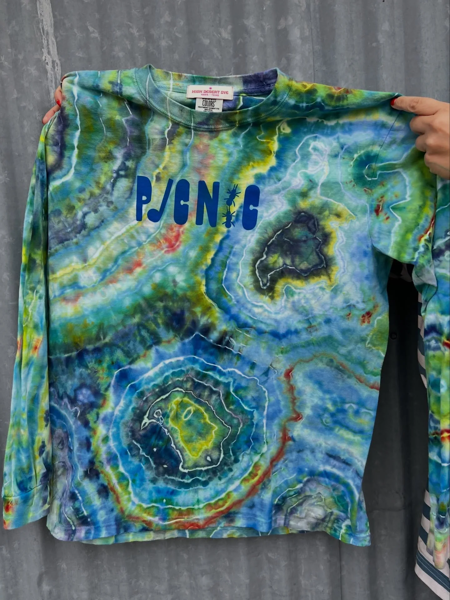 I recently had the pleasure of creating custom merch for @ballroommarfa&rsquo;s inaugural 2026 PICNIC music festival. Twenty-five unique, geode-style, long-sleeve shirts, screenprinted with @evaclaycomb&rsquo;s design. Probably the biggest geode batc