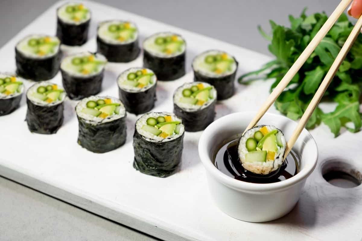 thelifeco_vegan_sushi.jpg