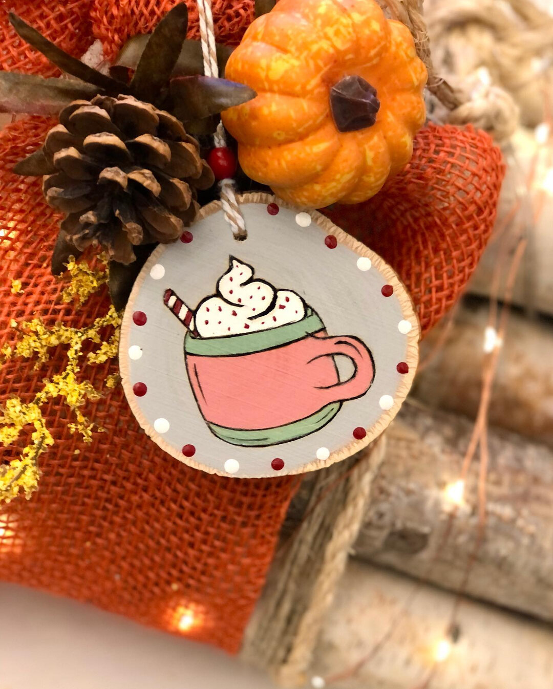 These cold, rainy days are getting me in the mood for hot chocolate. Specifically, hot chocolate with Bailey's and a sprinkle of kief...⁣
#hotcocoa #hotchocolate #rainydays #fall #winter #christmas #ornament #ornaments #woodburning #pyrography #wooda