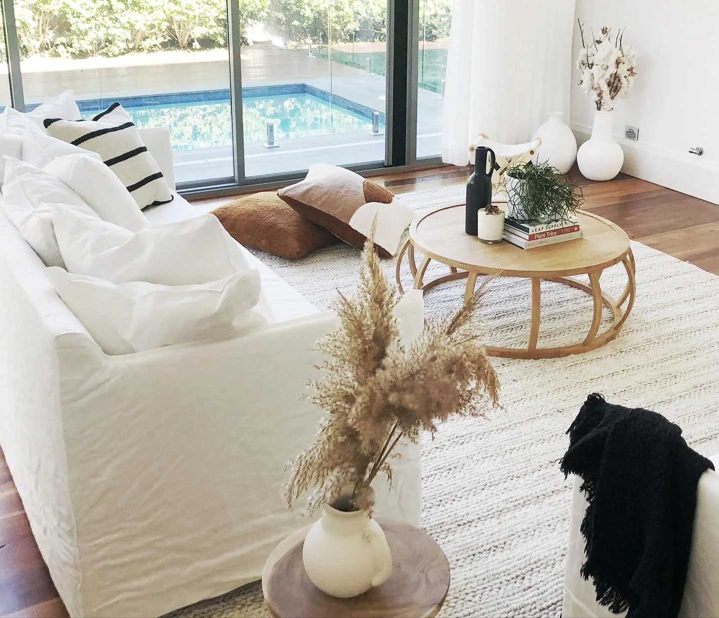 Bringing character to a room with furniture and furnishings 🤍
@_cs_interiors_