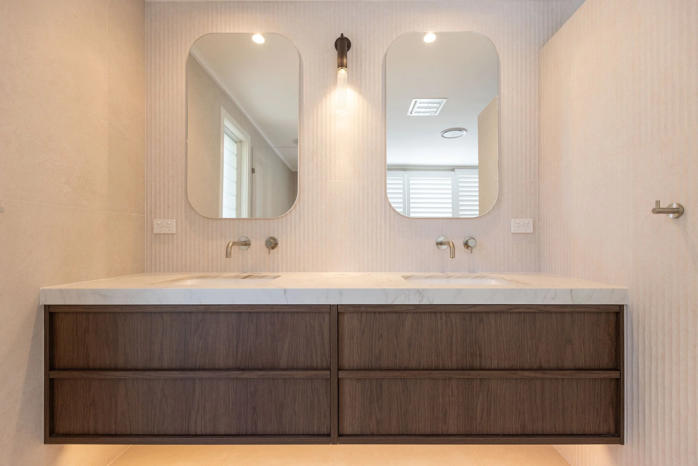 Ensuite, North Wollongong Beach