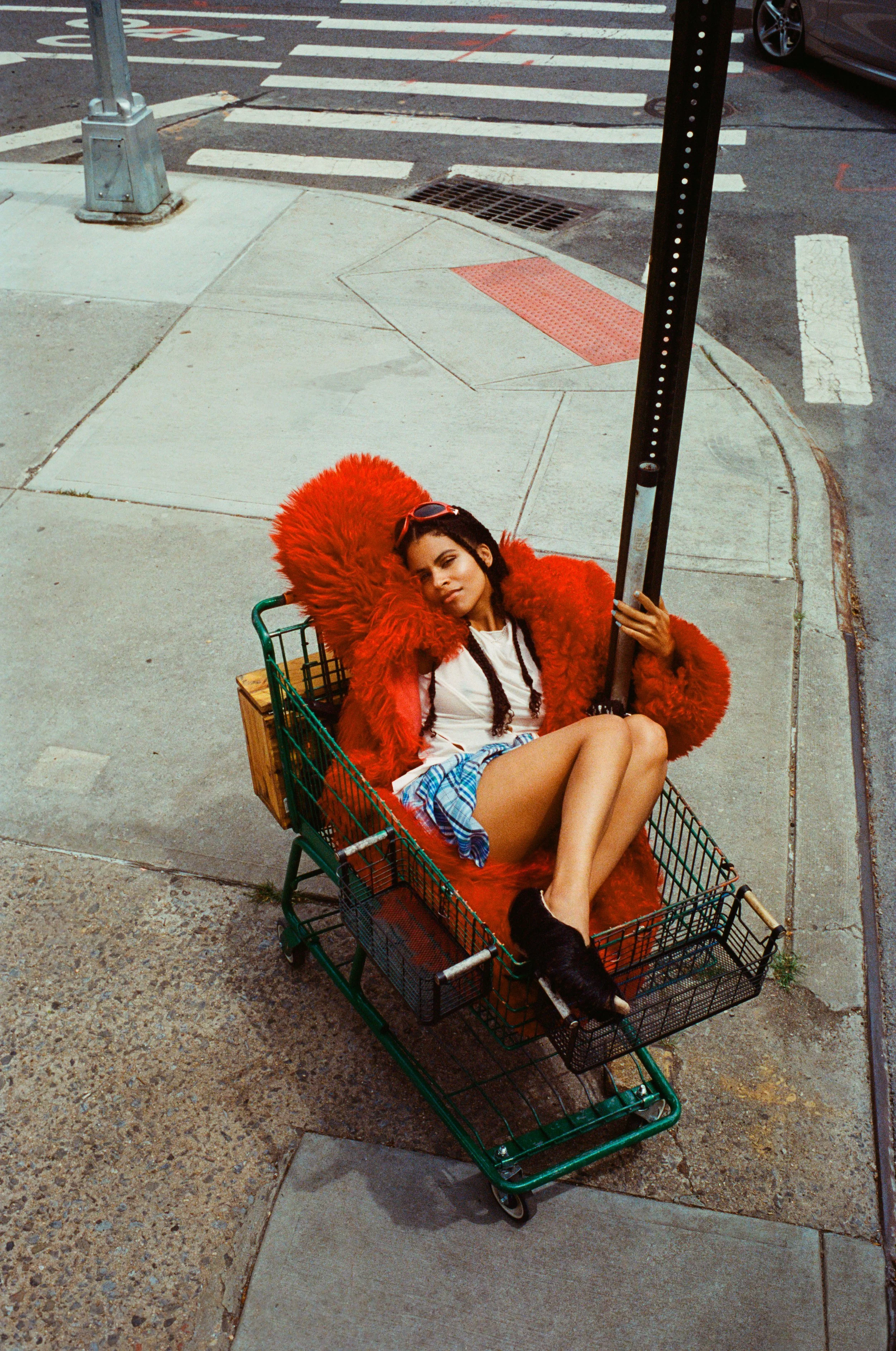 Zazie Beetz x FAZ Magazin - Amanda Louis