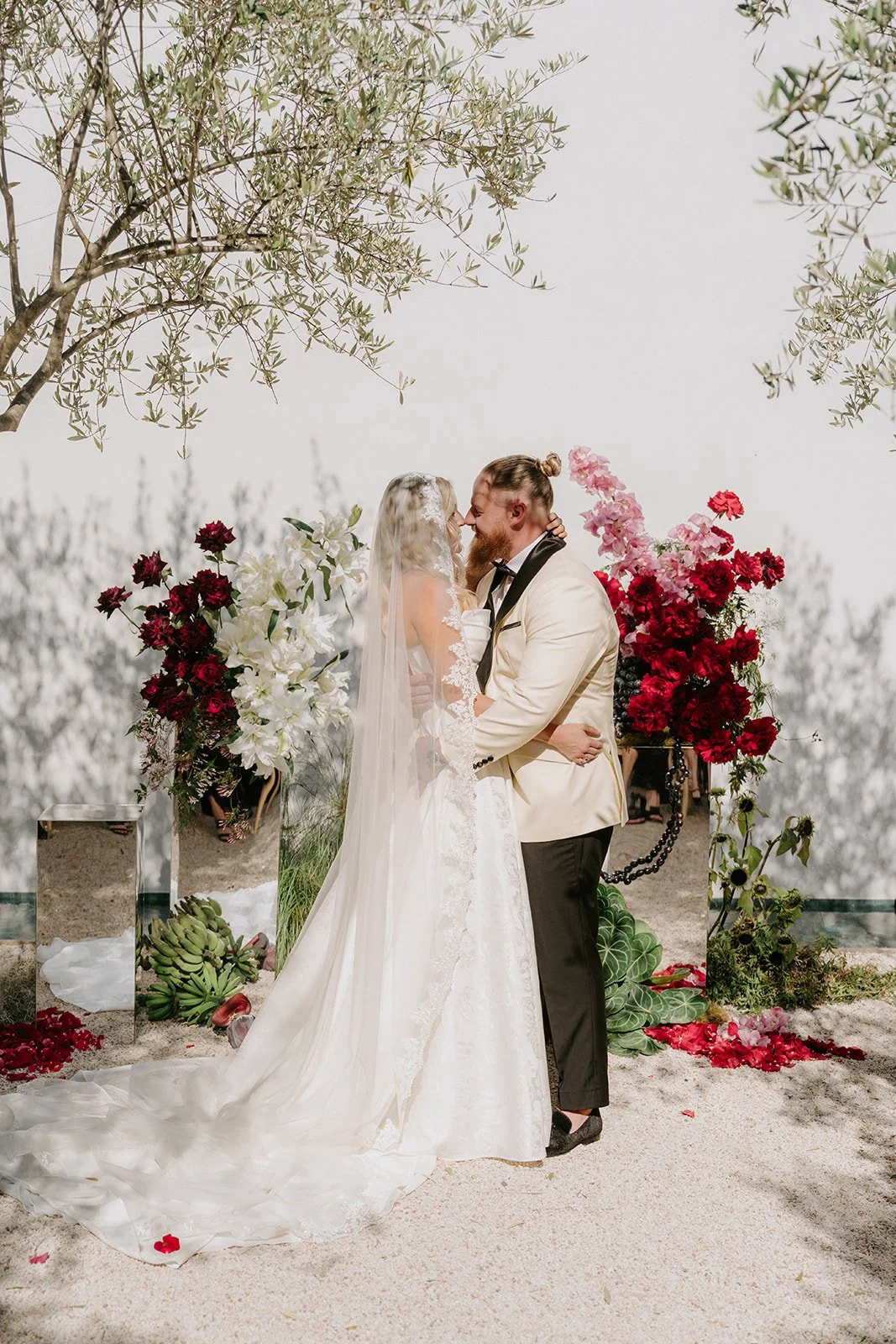 Romantic florals at the Dairy Ravensbourne, Queensland, modern wedding, wedding flowers, wedding florals, Toowoomba wedding, Ravensbourne wedding, red roses, cool girl wedding, lush wedding flowers, chrome, mirror, Bronte Mcveigh, Your BTS content, r