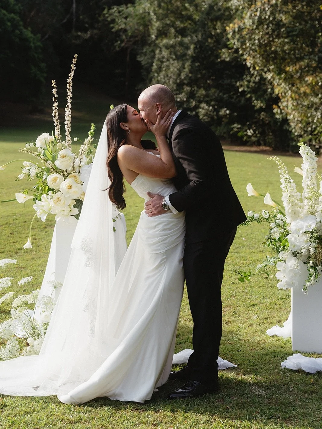 I-do&rsquo;s, bouquets and dreamy veil moments. 

~~~~
@bemymusestudio 
@theorganised_bride 
@palmcreekestate 
@nikitaylorhair
@jdollsmakeup 
@mr_noosa_celebrant 
@penfoldscatering