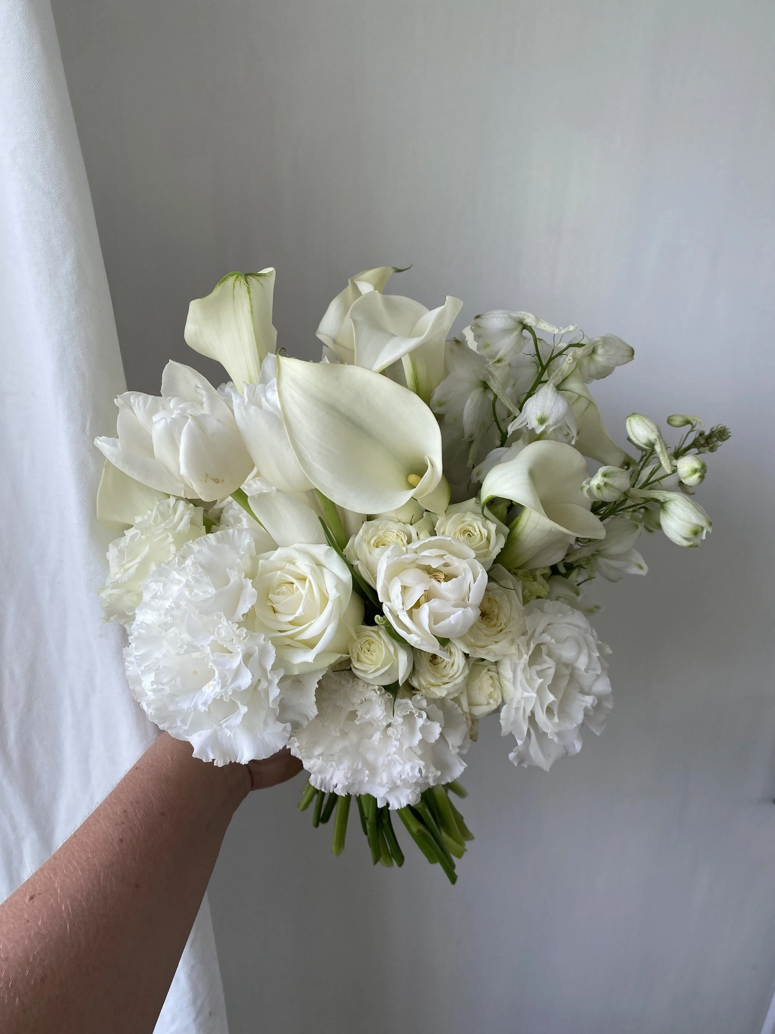 Modern White wedding bouquet, white anthurium bouquet, white hydrangea, pearl details, white wedding flowers, Poesia Studio, Sunshine Coast Wedding Florist, Byron Bay Wedding Florist, Ravensbourne Wedding Florist, Noosa Wedding Florist, Maleny Weddin