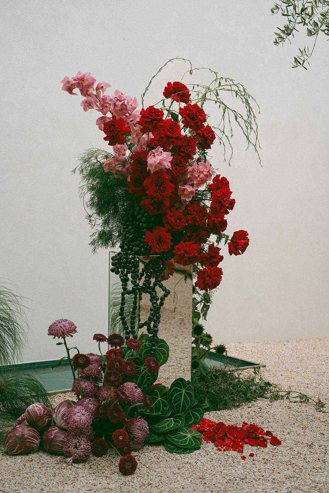 Romantic florals at the Dairy Ravensbourne, Queensland, modern wedding, wedding flowers, wedding florals, Toowoomba wedding, Ravensbourne wedding, red roses, cool girl wedding, lush wedding flowers, chrome, mirror, Bronte Mcveigh, Your BTS content, r