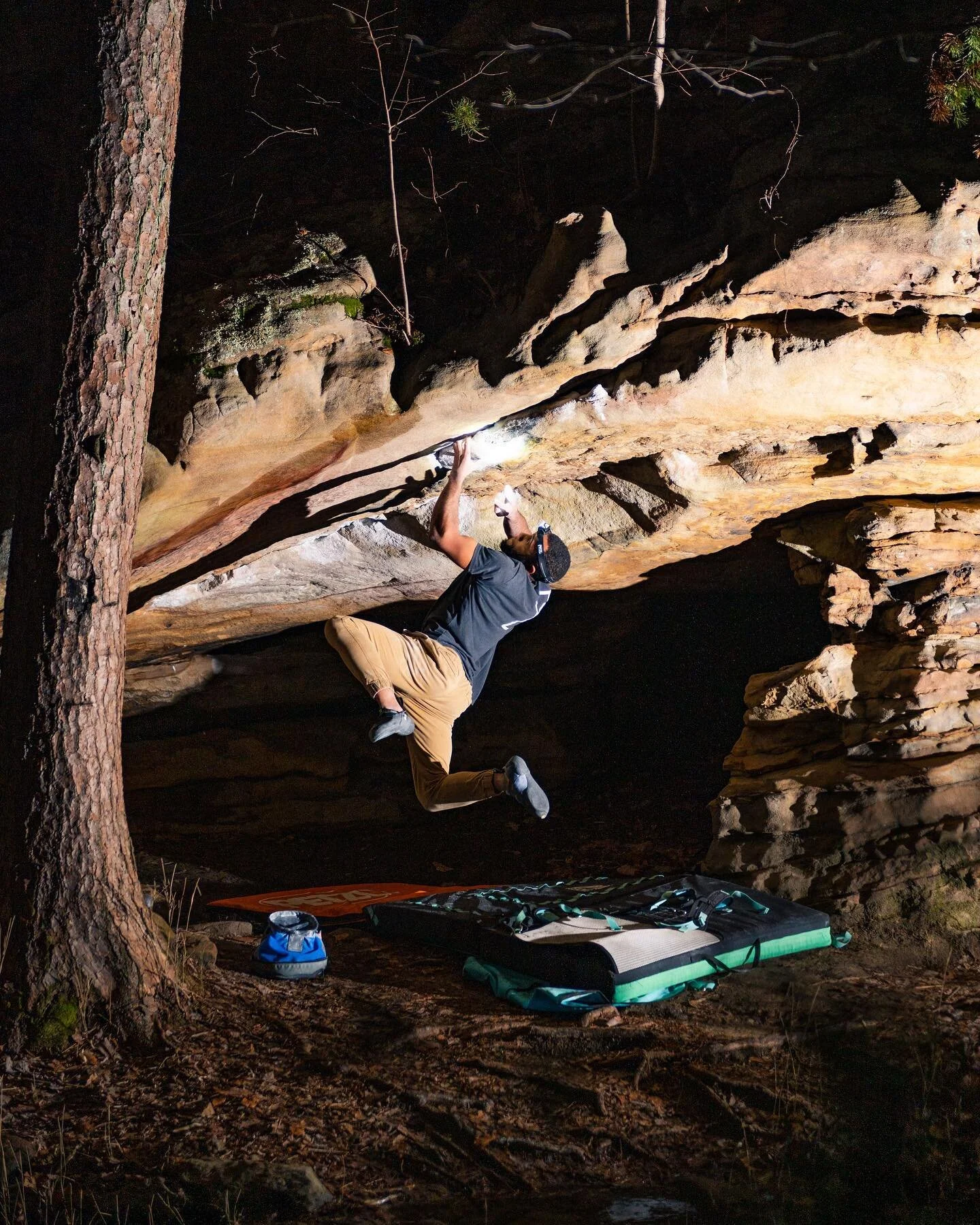 Gross’s Roof, V11 w/ @filly.tea
Southern sandstone is immaculate to climb on. This trip to Chattanooga showed me where my climbing currently is and where I should look to for my future endeavors. Stoked to have shared this trip with some old