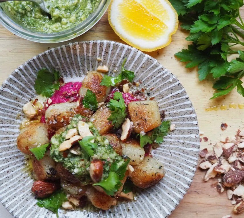 Happy Friday everyone! May you all eat deliciously this weekend. 💛
.
A tapas style plate of our gluten-free #cauliflowergnocchi to inspire you.
.
Checkout the build process on the story later! 
.
.
.
.
.
 #eeeeeats #foodforfoodies #healthyfoodrecipe