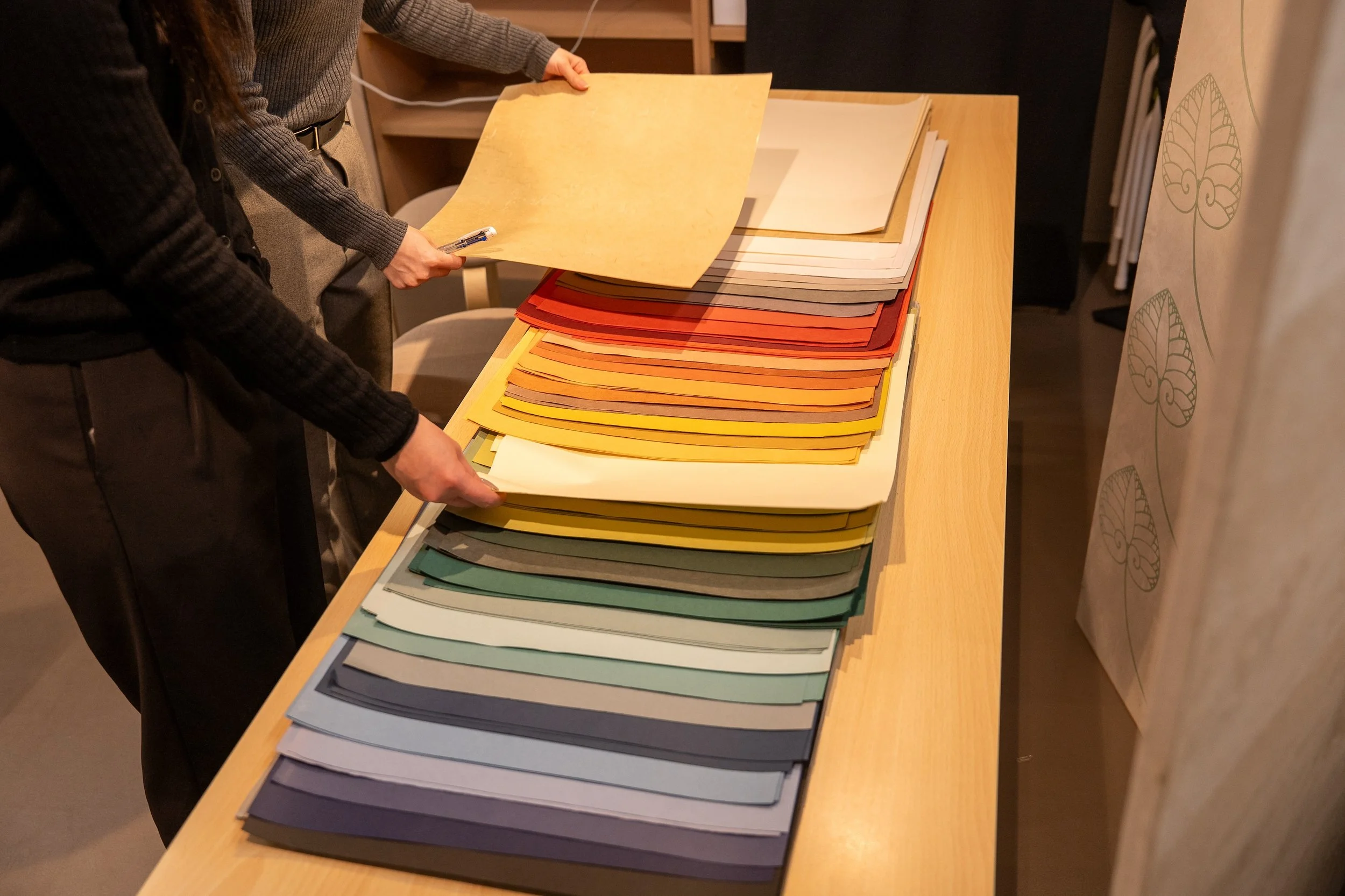 Karakami choose paper.jpg