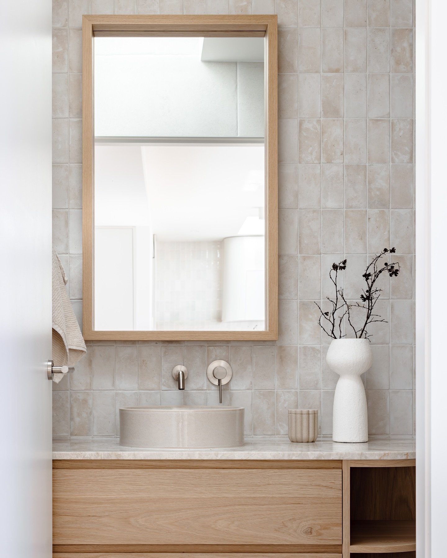 The powder room 🚻 🙌🏼

Build @ortandcobuilding 
Architect @_zieldesign_ 
Photography @sophietyler_creative