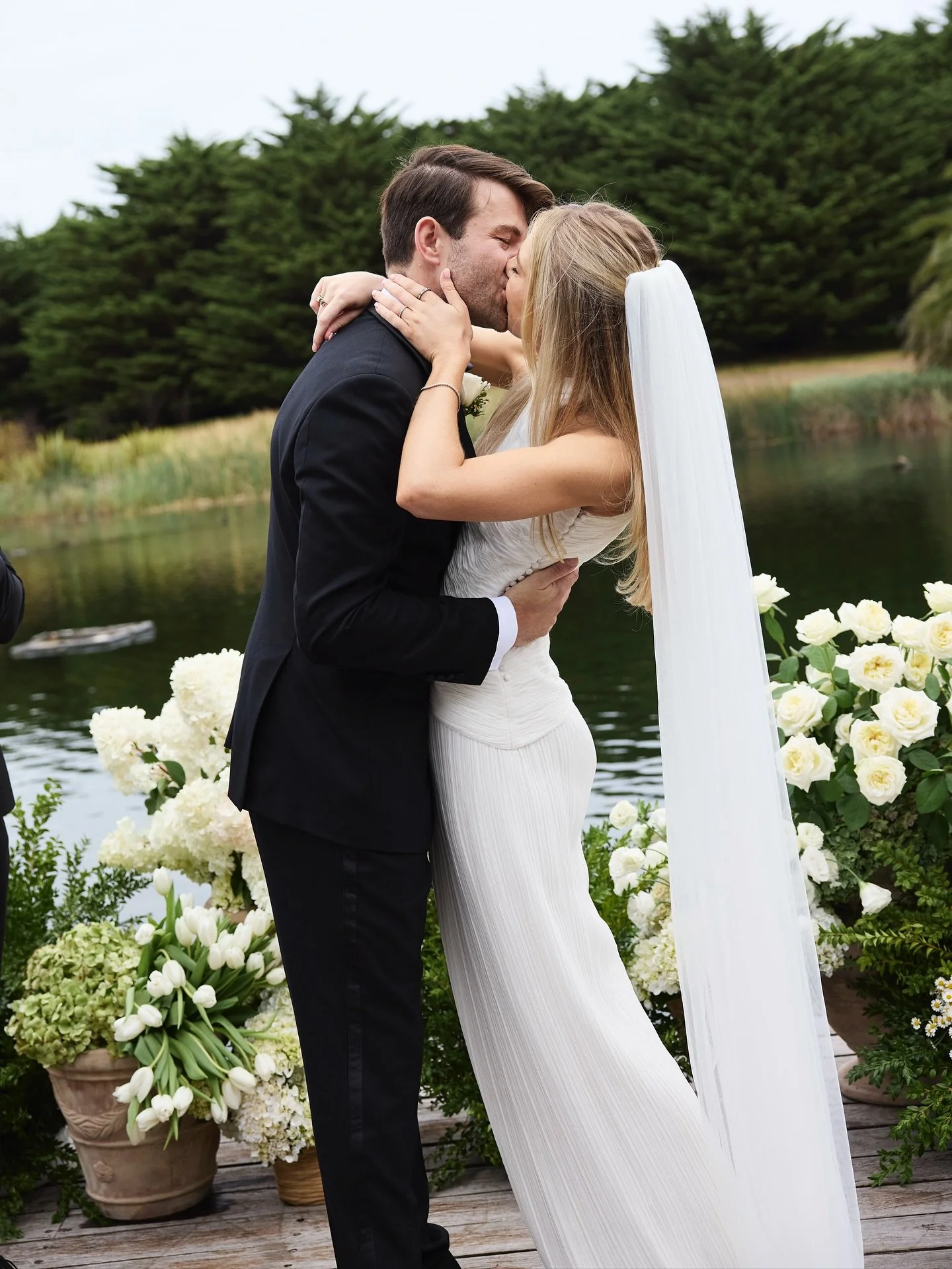 For Lucy and Nick | A refined French farm house inspired celebration at @barragunda - layered with effortless romance, textured florals, and timeless details. Captured to perfection by the OG @louloumemphis 

@barragunda 
@whitetopevents 

#flowersst