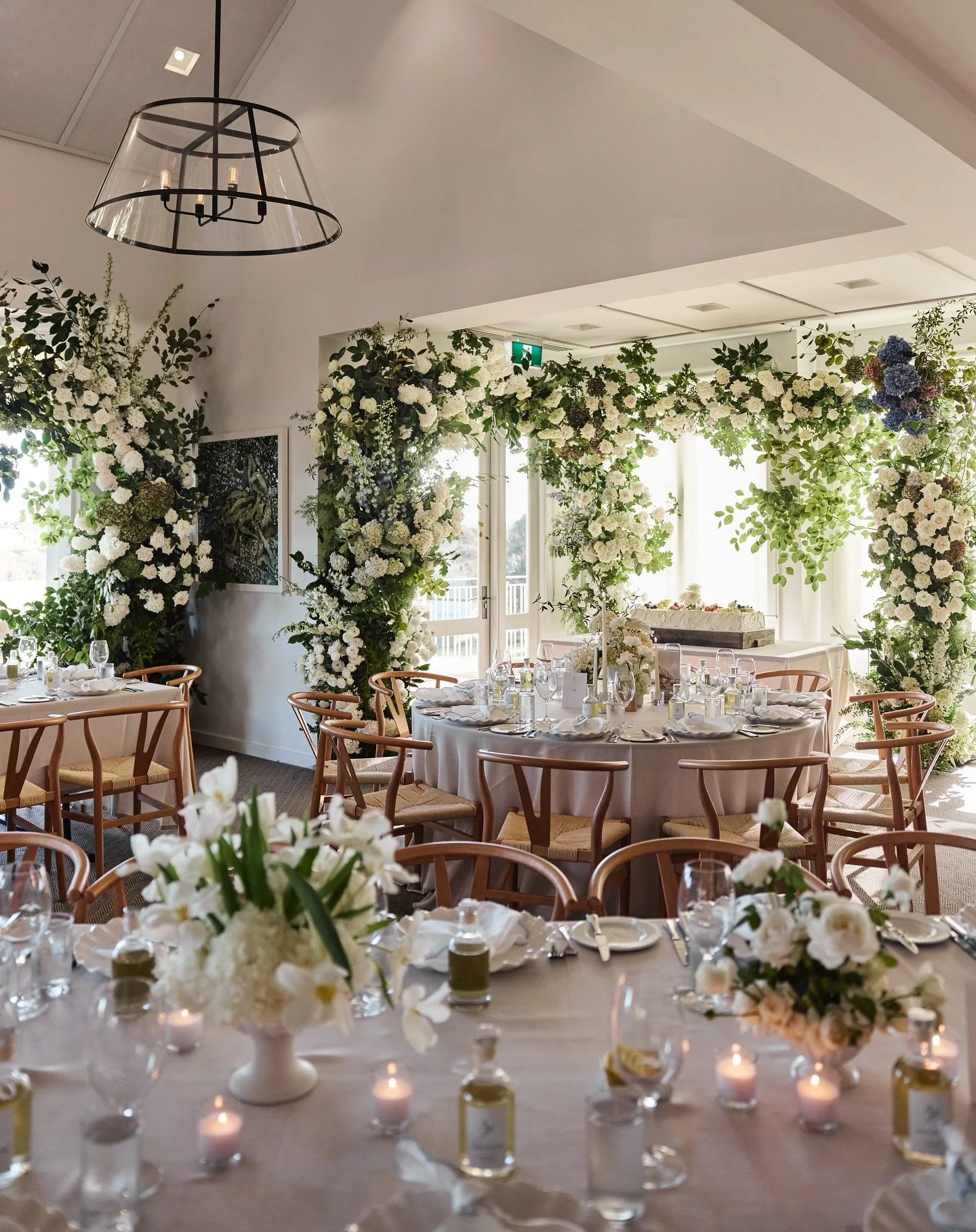 For Anna + Jack | A magical celebration in Sorrento with @weddingsofdesire 💙💙

@ivoryandstone.co 
@social.eventhire 
@louloumemphis 
@tablearteventhire 

#flowersstgermain #epic #destinationwedding#weddingflorist #weddingsetup #weddingbts #sorrento