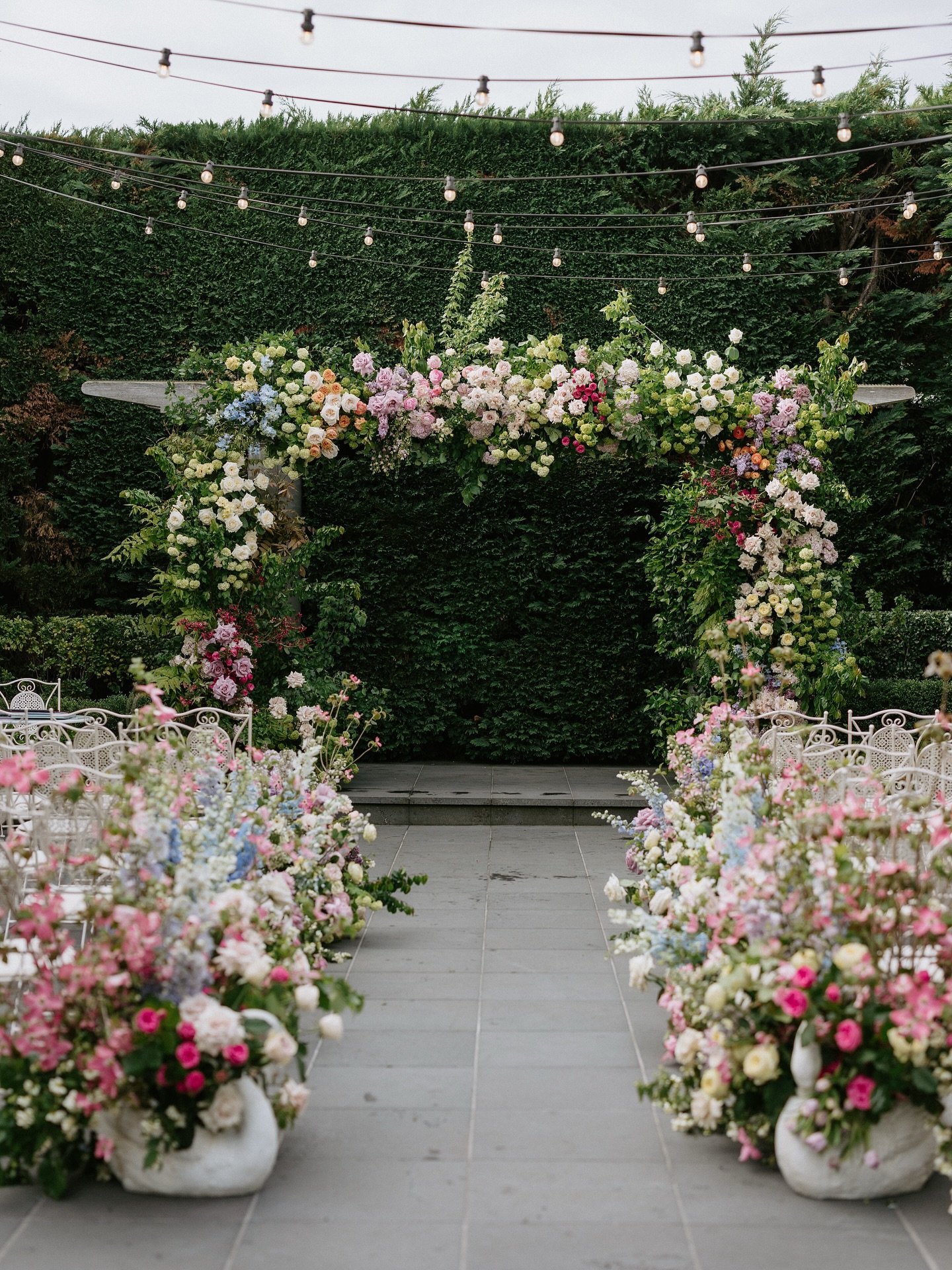 For Jasmine + Sam | Just Heaven 🌸

@leileiclavey 
@archive.hire 
@stgermainhire 

#flowersstgermain #epic #taylorswift #weddingflorist #weddingsetup #weddingbts #sorrento #summerwedding #floralinstallation #floraldesign #gardenparty #taylorswift #sp