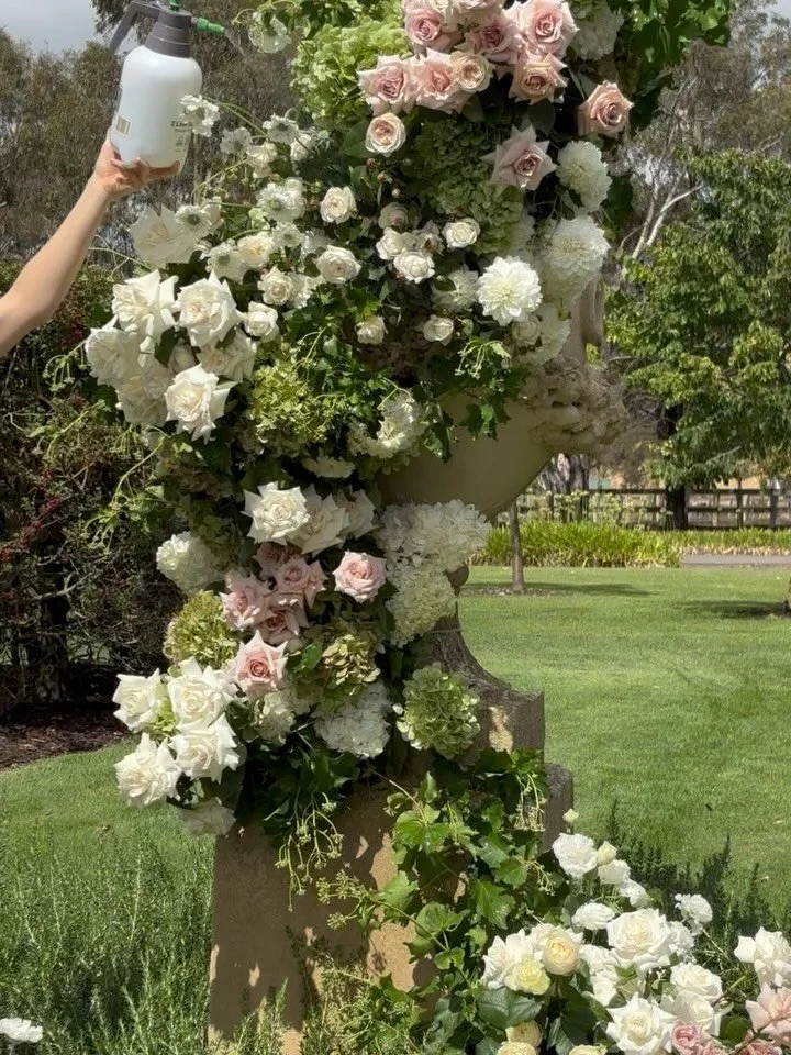 For Kate + Jono 🤍

@weddingsofdesire 
@rosemont_homestead_ 

#gardenceremony 
#flowersstgermain 
#weddingbts 
#gardenromance 
#melbourneflorist