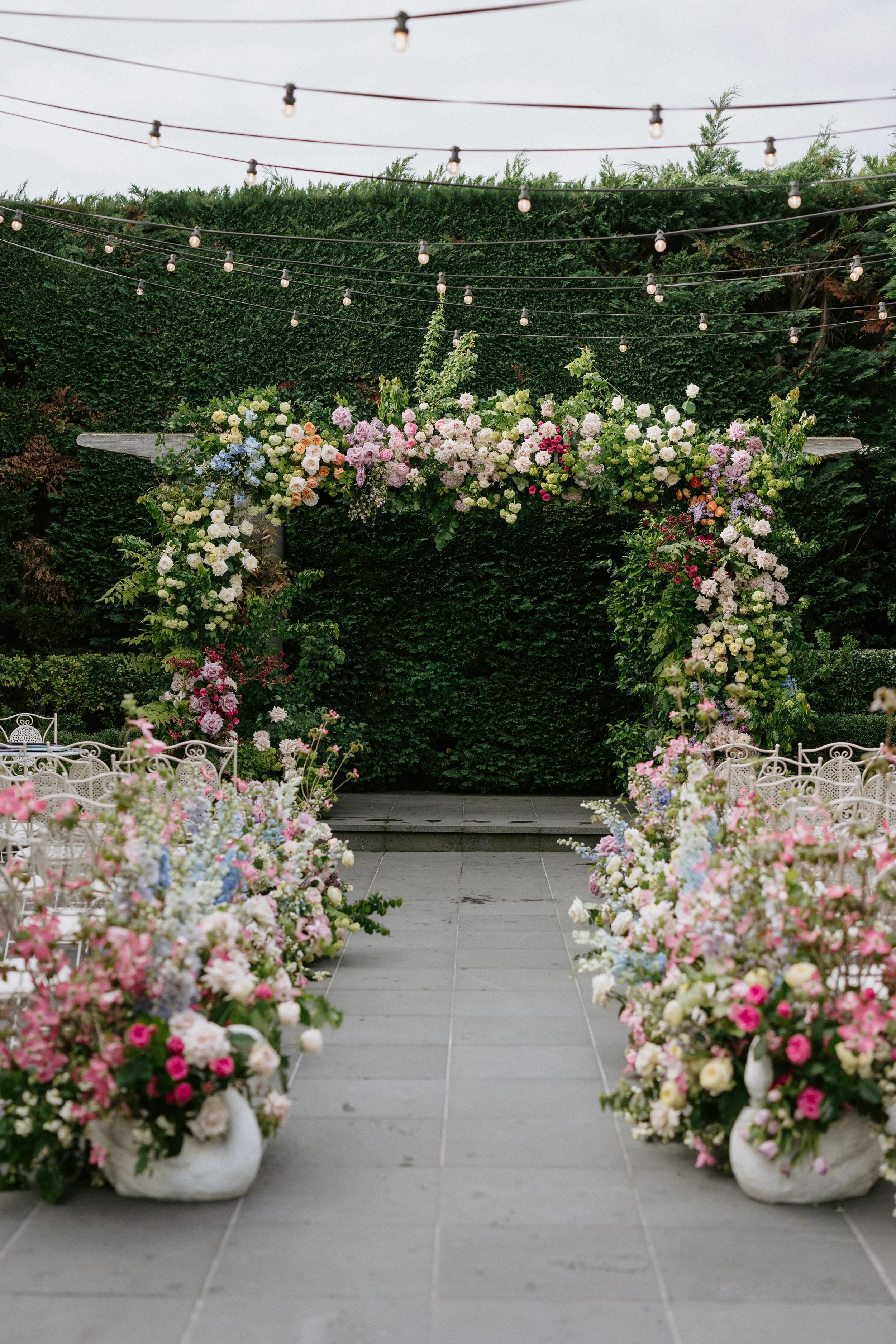 A SPRING GARDEN IN FULL BLOOM | COLOURFUL WEDDING FLOWERS AT QUAT QUATTA