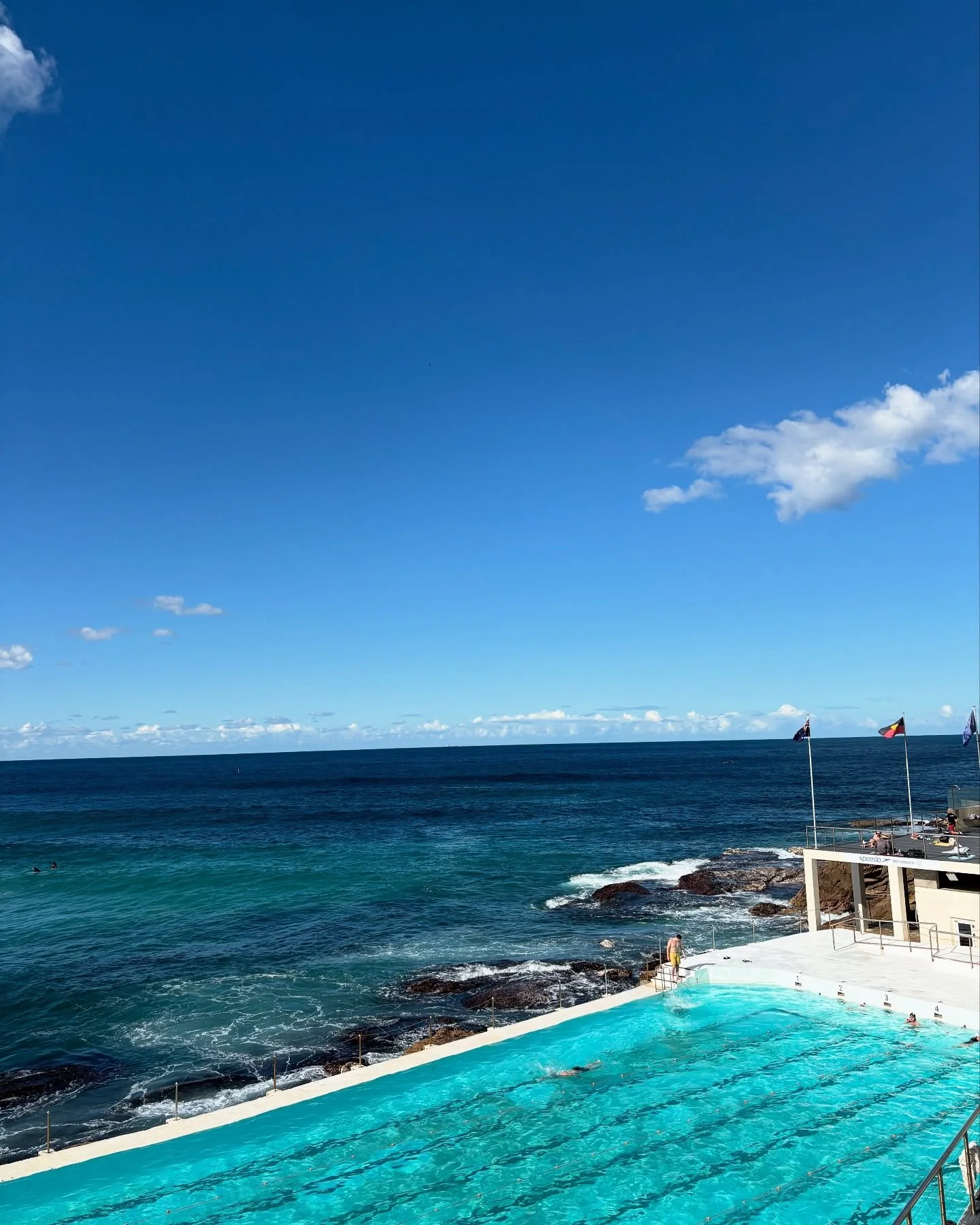 ✖️Blissful morning by the beach ☀️ Brekkie catchups @a.p_bakery Coogee to Bondi coastal track walk with a pit stop ☕️ @coffeeroom_coogee, lunch at @tottis.merivale (coz it hits everytime)✖️