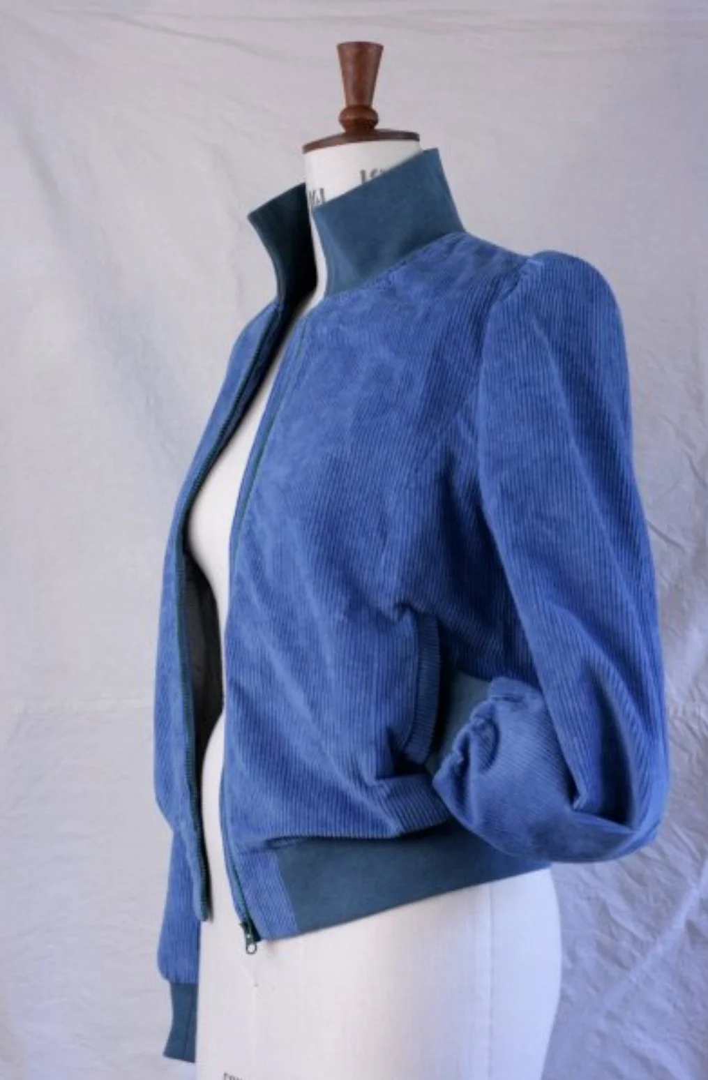Ande Bomber blue.jpg