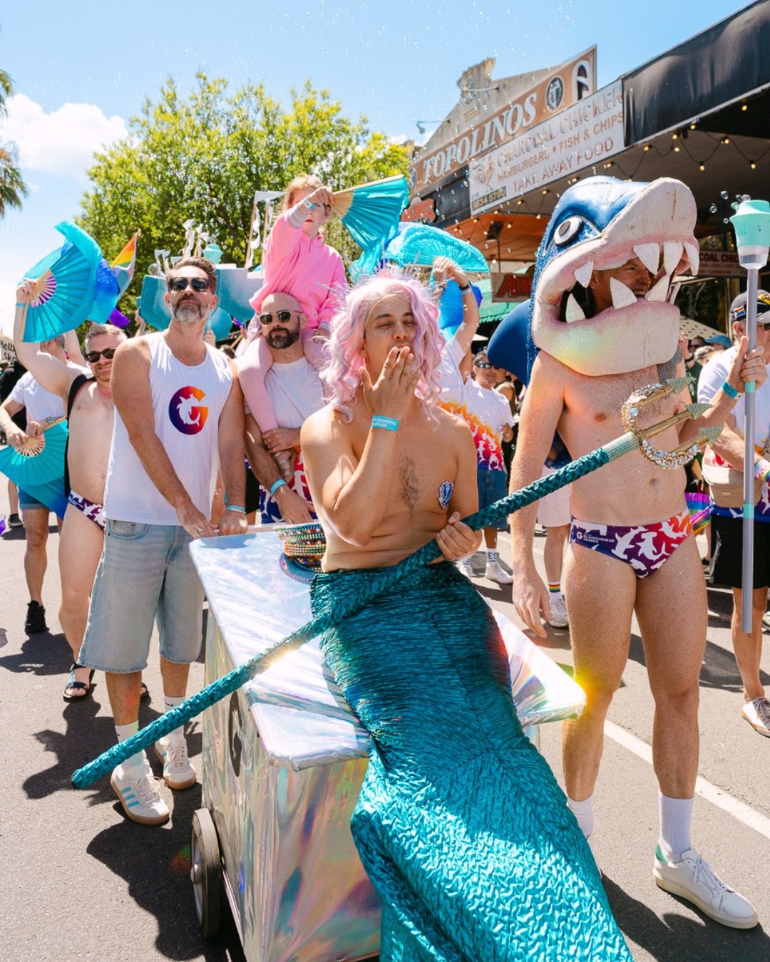 Photographing @midsummafestival pride march for @ttphotoagency was just so utterly joyful. 
Swipe on through for some excellent dogs in fun outfits.

Sorry I&rsquo;ve been a lil quiet on socials this year, getting back into the swing and I&rsquo;ve g