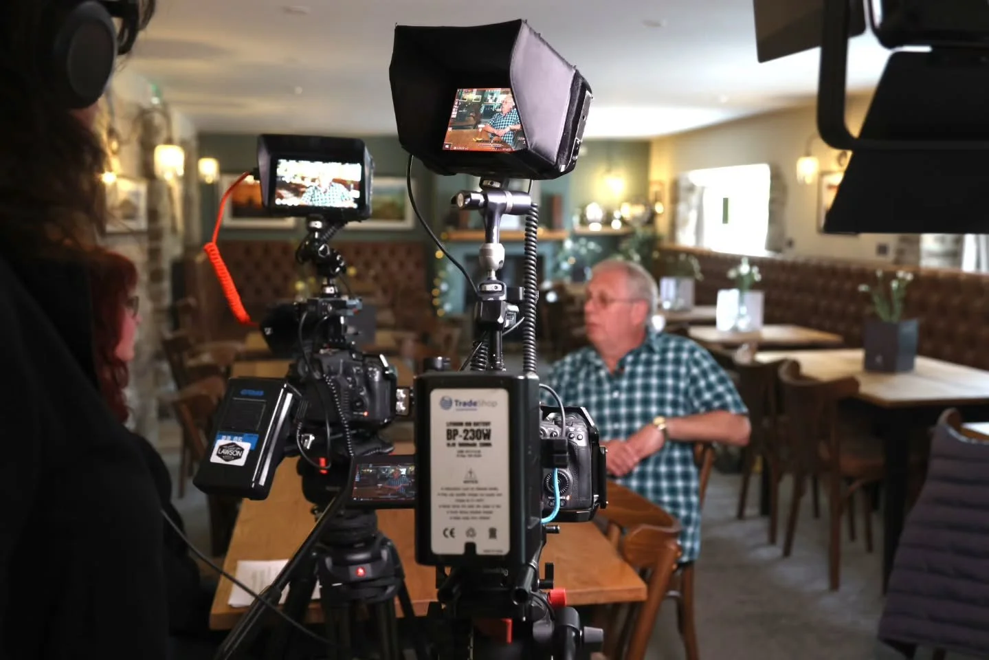 𝙇𝙞𝙜𝙝𝙩𝙨, 𝘾𝘼𝙈𝙍𝘼, 𝘼𝙘𝙩𝙞𝙤𝙣! 🎬

The cat is out of the bag! 

Over the last few months I've been working with my good pal and talented filmmaker Katie Greenhalf @this.film.production on a special commission from @campaignforrealale x @plun