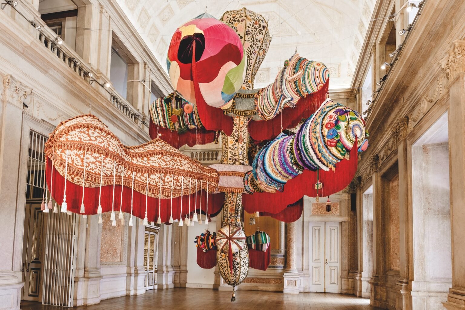 Joana Vasconcelos, Royal Valkyrie, 2012.