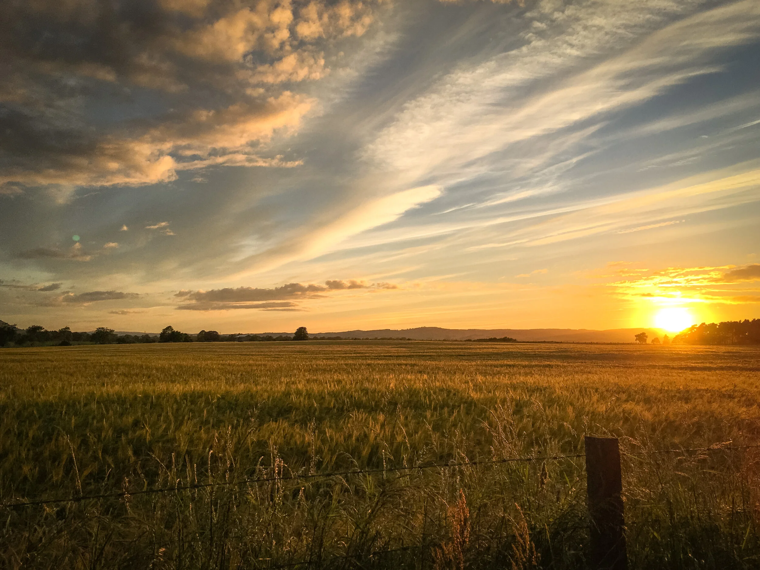 What is the best time of day to book an outdoor photo shoot?