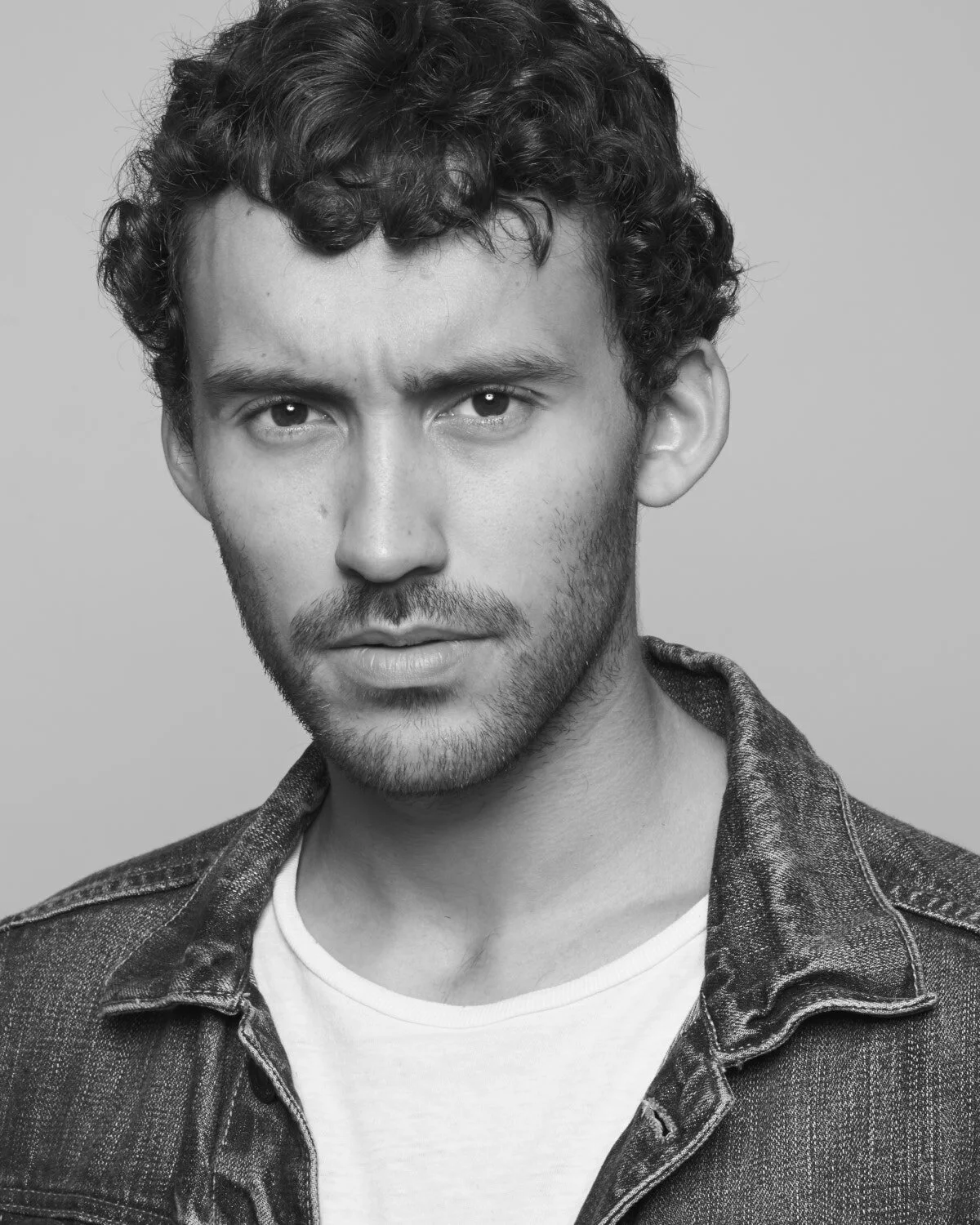 Elliot Halidu Headshots18503F 1.jpg