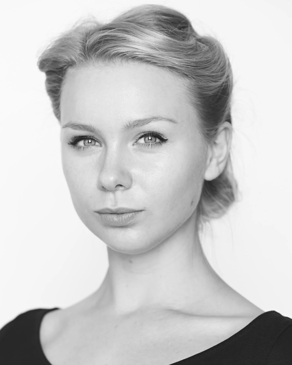 Jo Sawyer Headshots16532F.jpg