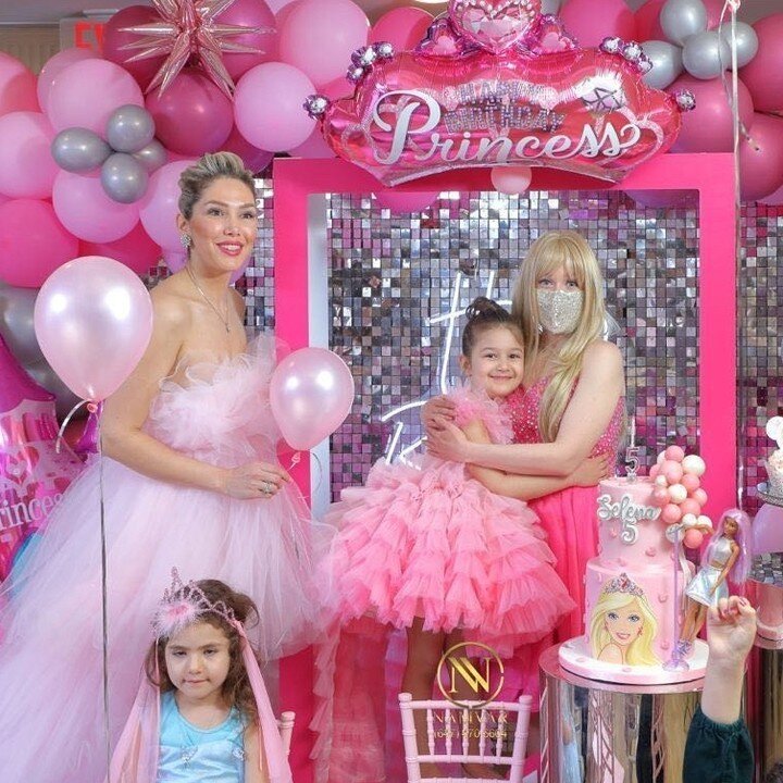 Which one is the princess?! It's so hard to tell! Everyone looked SO amazing at this party!⁠
⁠
This party was GORGEOUSLY decorated by @selena_balloon_land! ⁠
Check out her beautiful work on her Insta!