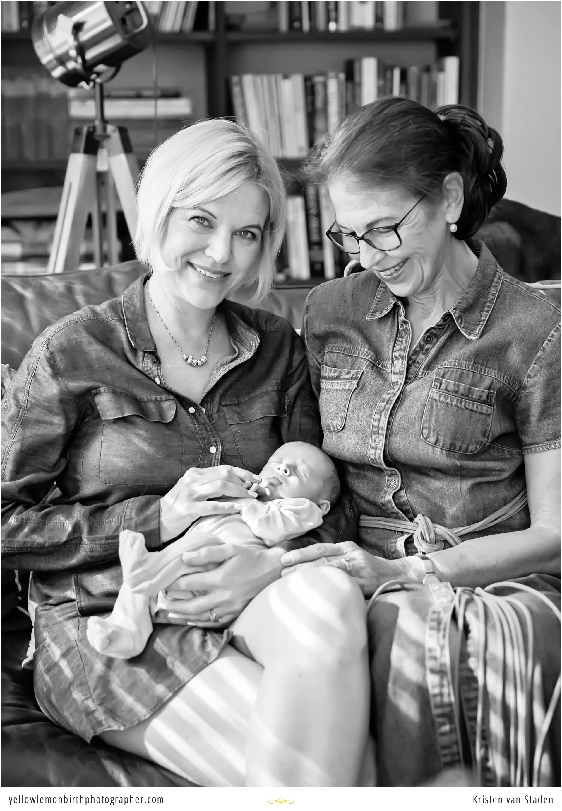 newborn covid baby yellow lemon birth photographer_0010.jpg
