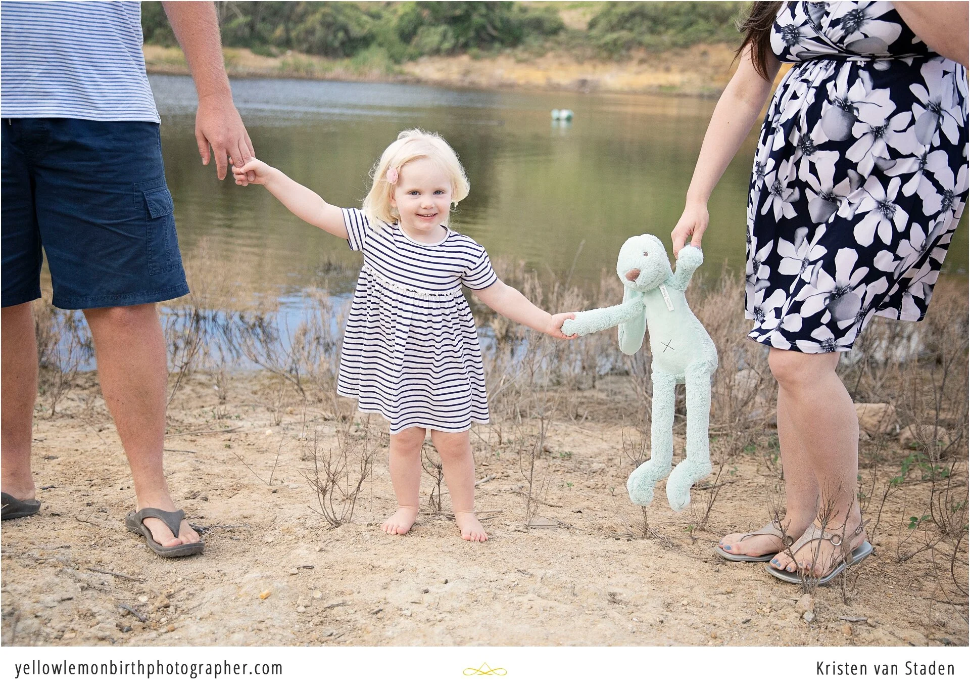 sunset stellenbosch wine farm maternity photos_0001.jpg