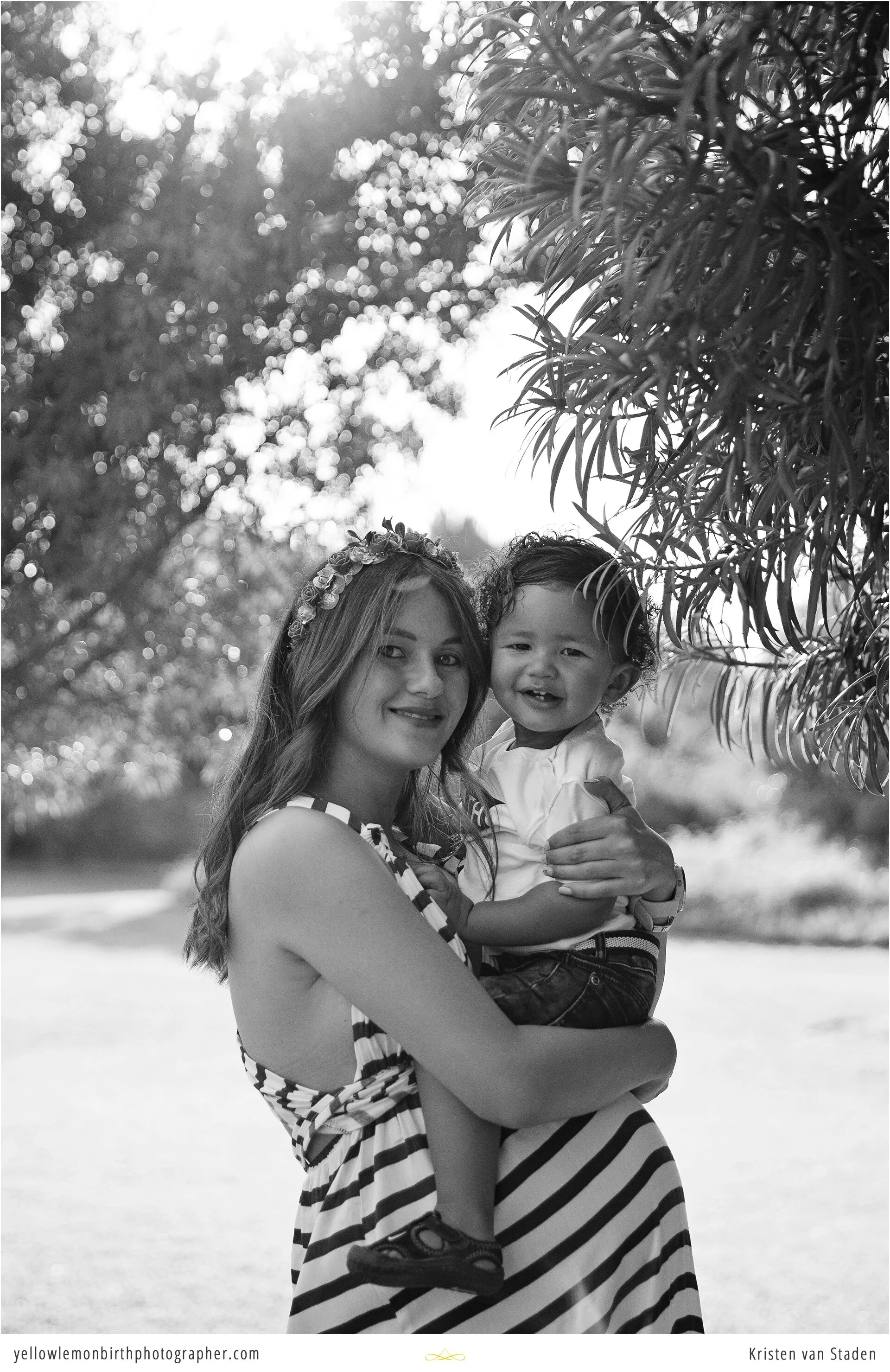 outdoor garden maternity photo session_0028.jpg