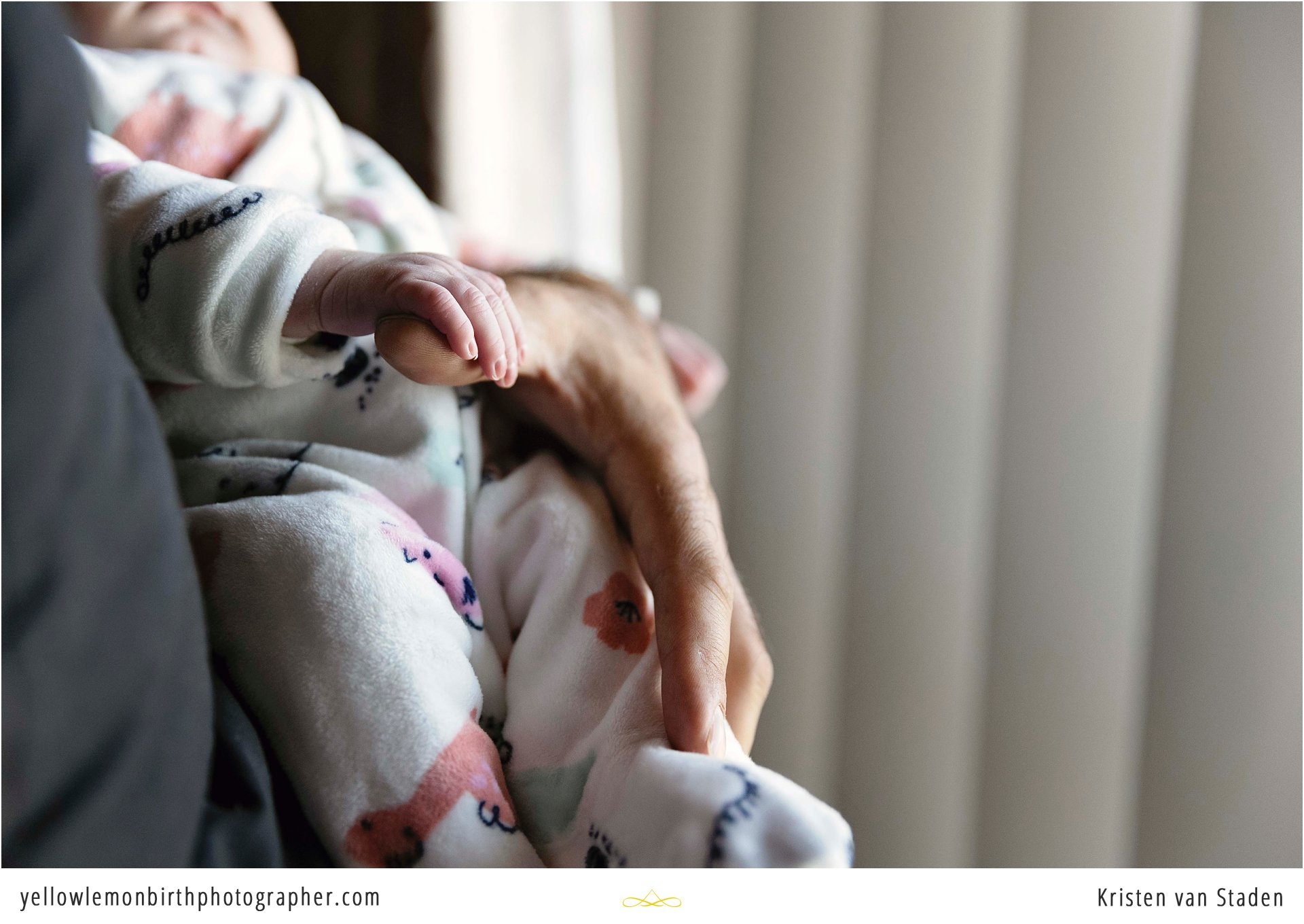 home newborn photo session with toddler__0003.jpg