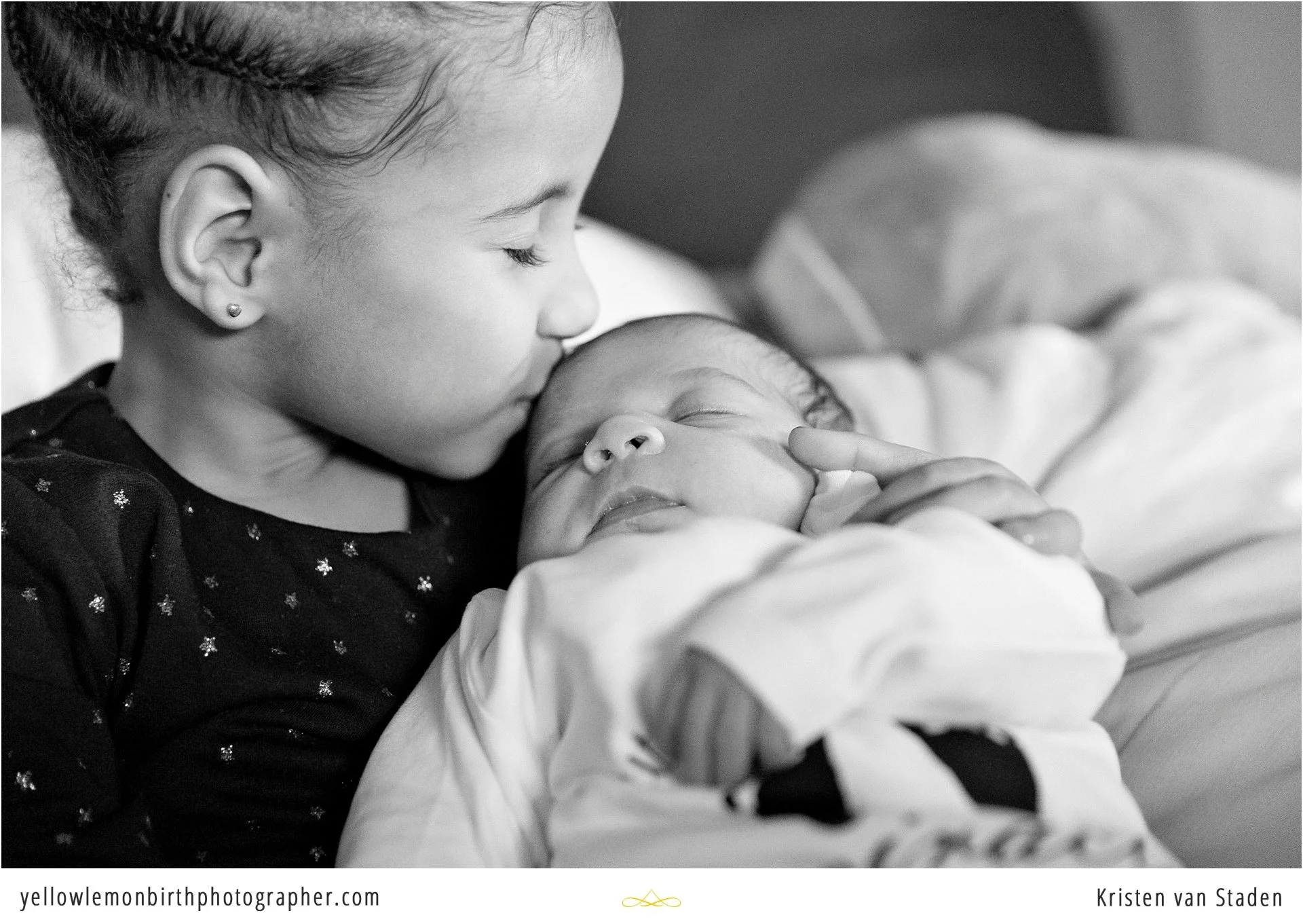 home newborn photo session with toddler__0015.jpg