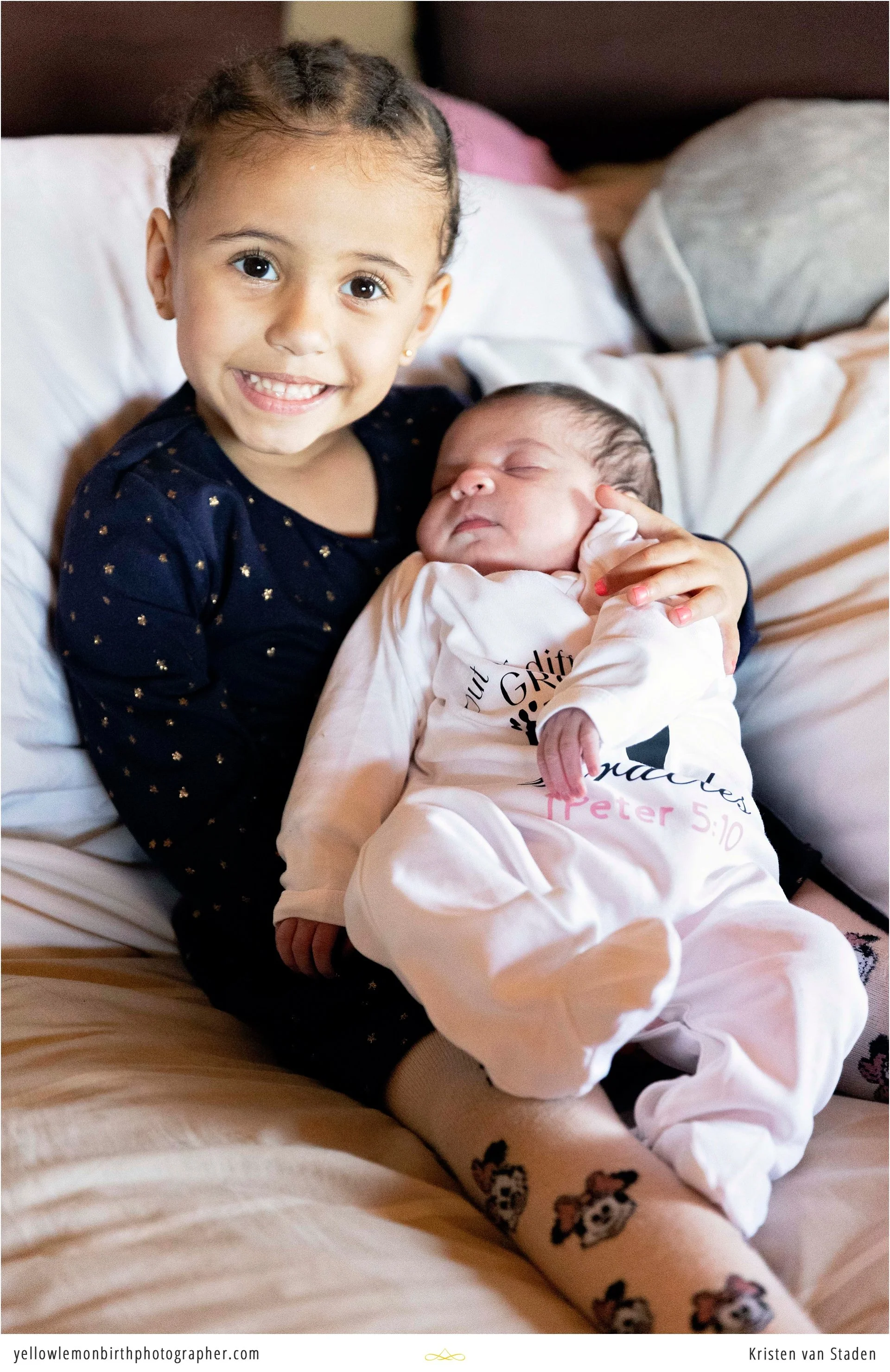 home newborn photo session with toddler__0014.jpg