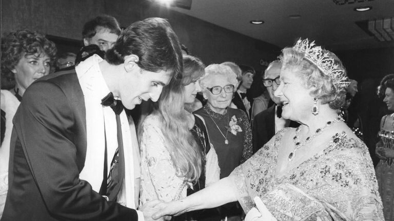 skynews-ben-cross-queen-mother_5071247.jpg