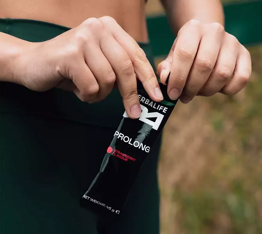 li-woman-holding-prolong-energy-gel.webp