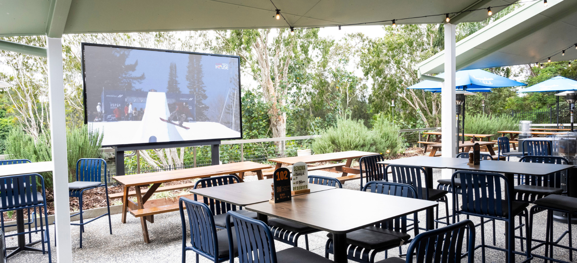 Benowa Tavern Background Image (1).png
