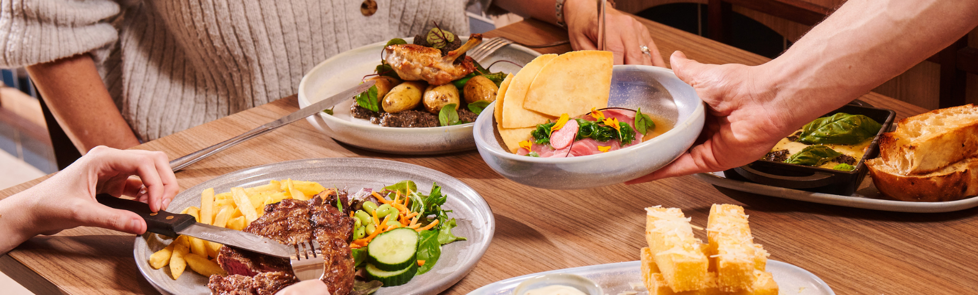 Benowa Tavern Header Image (5).png