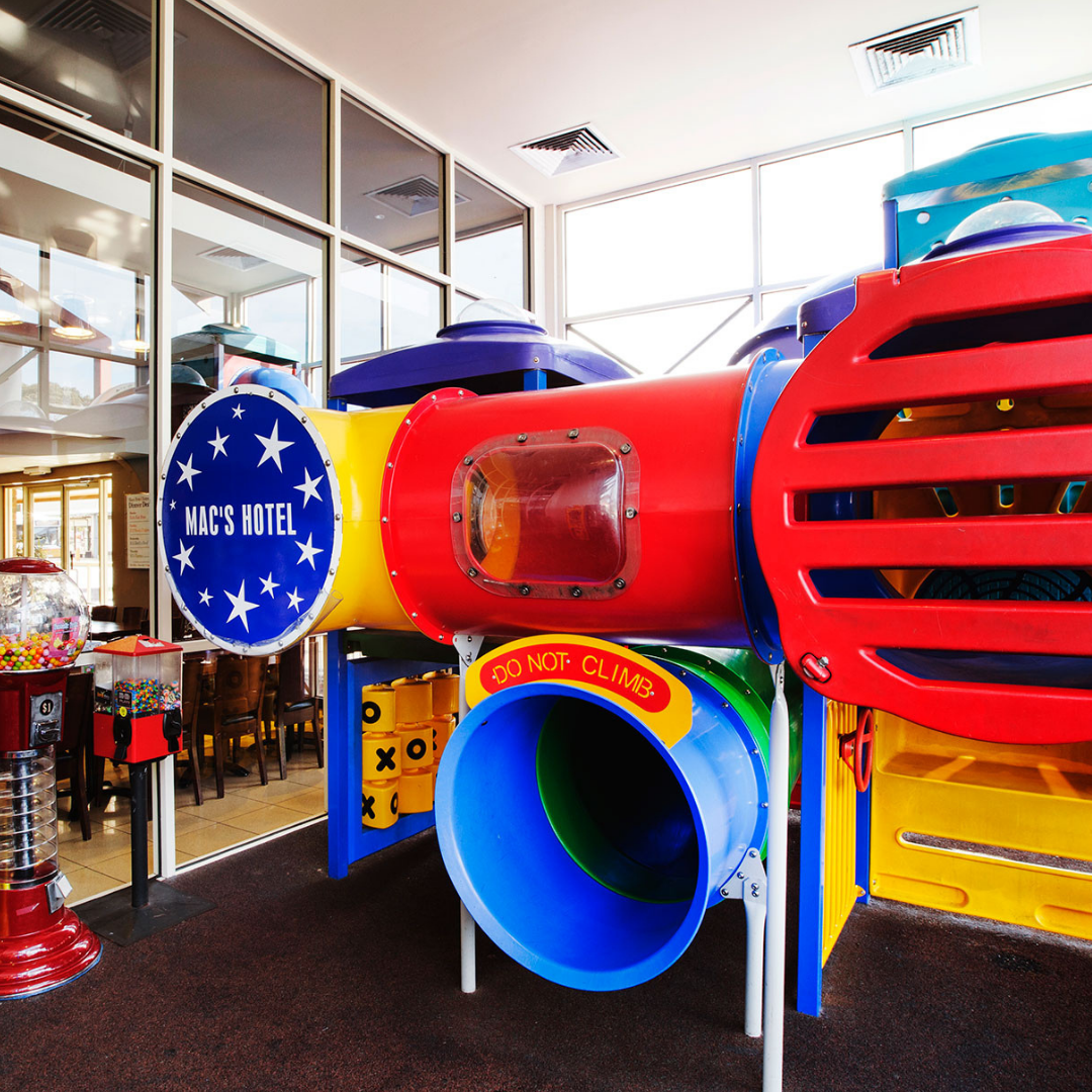 Dining — Mac's Hotel, Melton, VIC