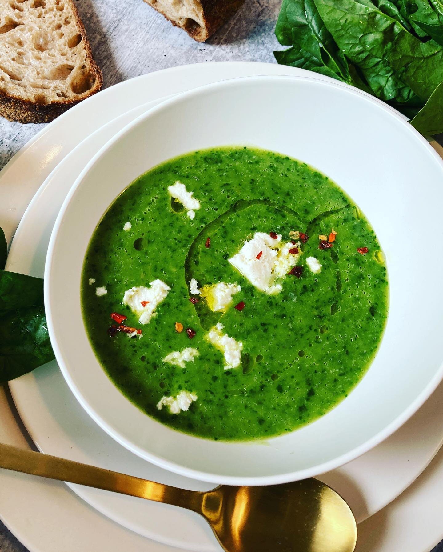 I tried making the lemony spinach soup from @nytcooking How did I do? Scroll to see theirs.

Since I am #nomealwasted &amp; I cannot deal with food waste I made some modifications to mine in order to use up leftovers.
🍲 This is a vegetarian soup but