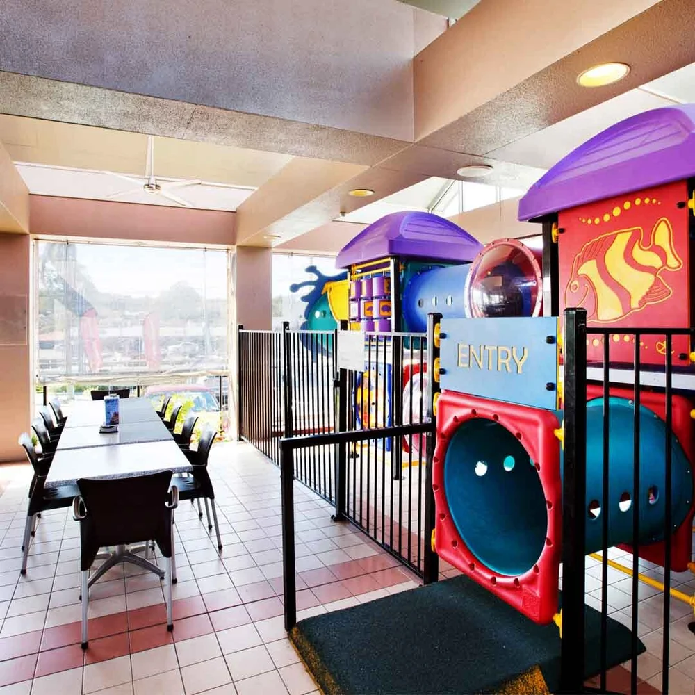 Dining ??? Mount Gravatt Hotel, Mt Gravatt, QLD