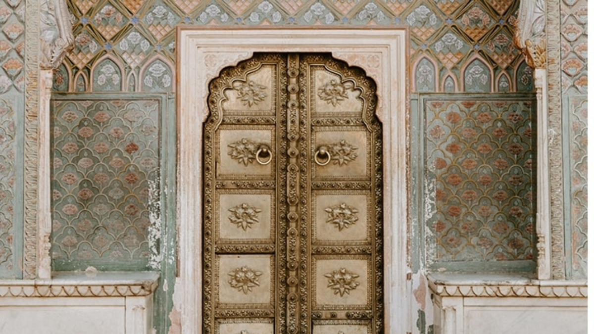 Huffman Travel image of  Regent Seven Sea Cruises  door at Taj Mahal
