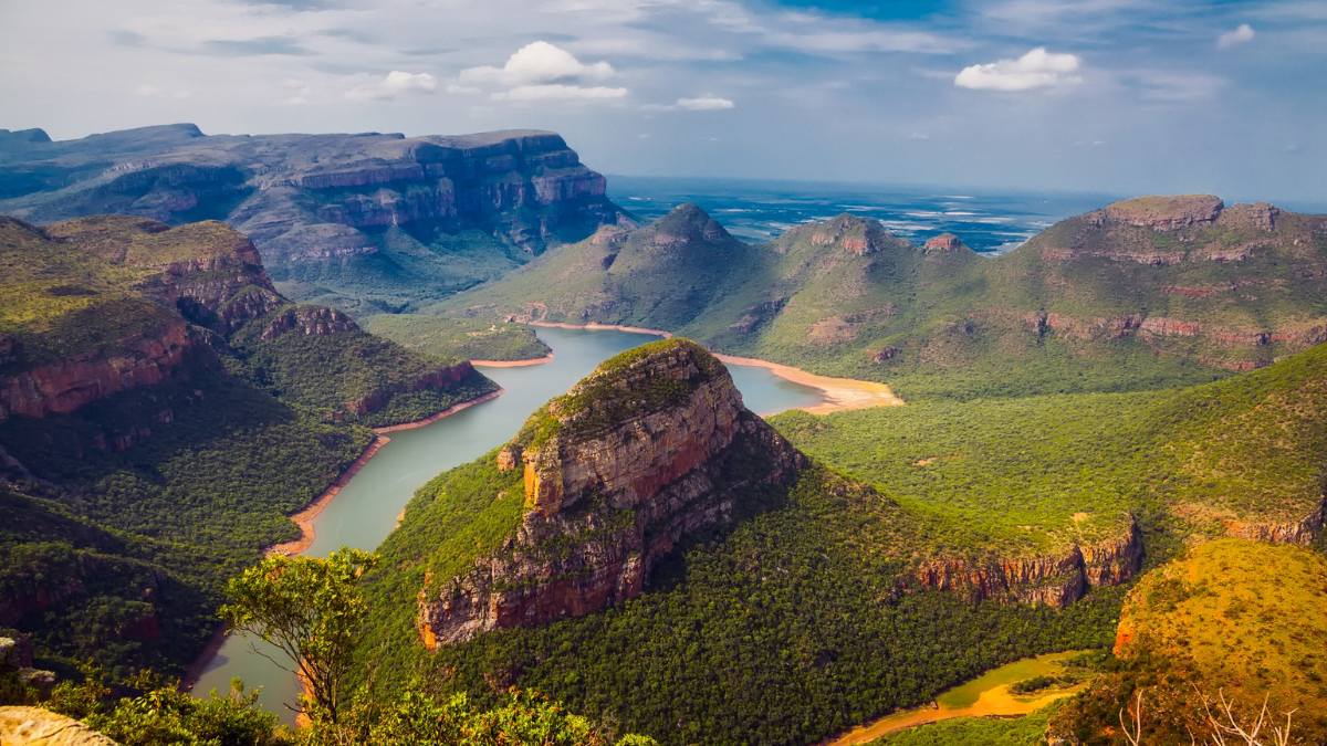The World Awaits: An Intimate Look at Regent’s 2027-2028 Voyages