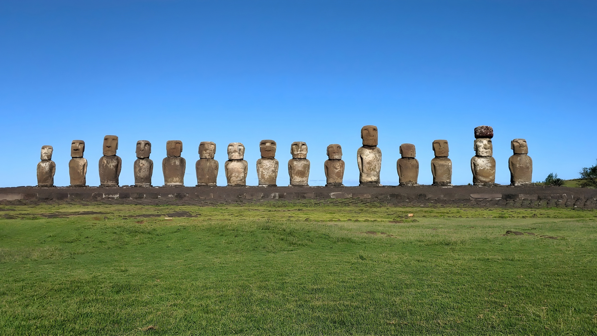 Huffman Travel photo of Moai statues, Easter Island  by Gabrielle Warncke