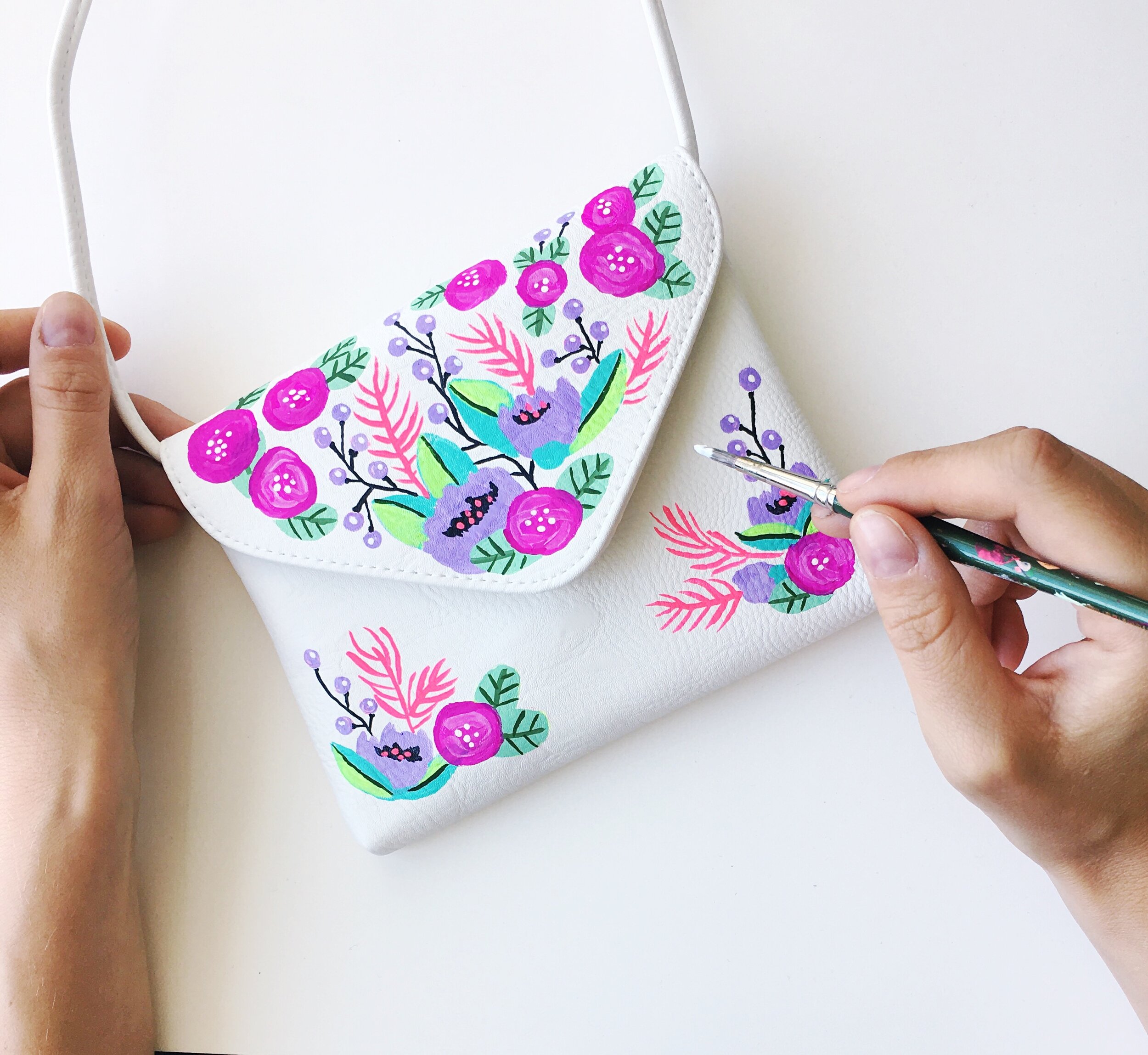 handpainted_purse.JPG