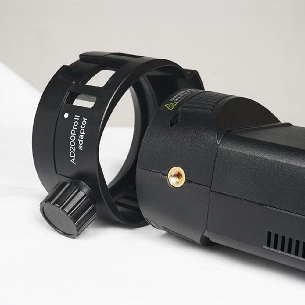 ad200 pro II adapter with fllash.jpg